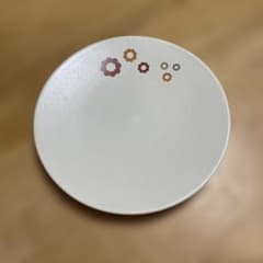 MISDO 花柄の白い皿のサムネイル