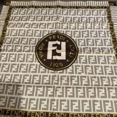 FENDI ハンカチ ズッカ柄 ロゴ ブラウンのサムネイル