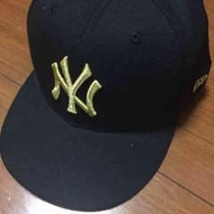 ニューエラヤンキース cap 黒金  supreme  JSB 登板 着用のサムネイル
