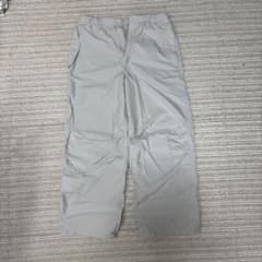 GU グレー ナイロンパンツ Mのサムネイル