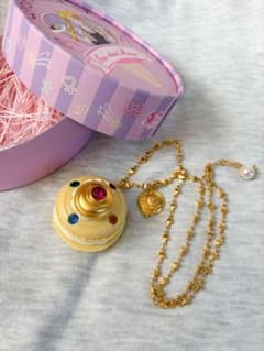 Q-pot. セーラームーン 変身ブローチ マカロン ネックレス ボックス