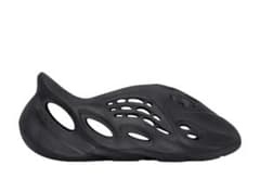 【希少サイズ】adidas イージーフォームランナー　Onyx 26.5のサムネイル
