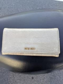 t*y様 miu miu 長財布 クラックレザー グレーのサムネイル