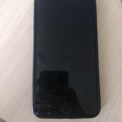 iPhone8 검정 화면에 균열 있음