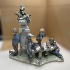 7840リヤドロ 希少 廃盤 犬と少年達 フィギュリン 陶器 ドール #5539