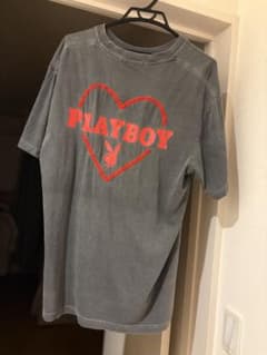 PLAYBOY Tシャツ グレー ハートロゴ 刺繍のサムネイル