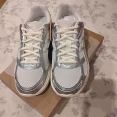 モデルさん多私物紹介♡新品　ASICS GEL-1130 24.5㌢ モデルさん多私物紹介♡新品 ASICS GEL-1130 24.5㌢ - メルカリ