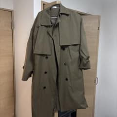 オリーブ色 ダブルブレスト トレンチコートのサムネイル