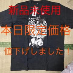 ジョジョの奇妙な冒険UNIQLOコラボTシャツのサムネイル
