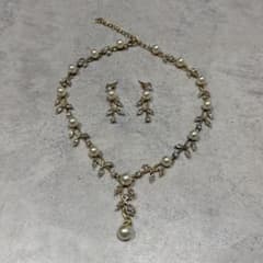 ブライダルアクセサリー ネックレス・ピアス 2点セットのサムネイル