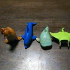 イルカなどの人形、消しゴムセットのサムネイル