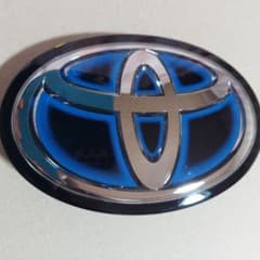 期間限定値下げ⤵️80ハリアー　新車外し　トヨタマークエンブレム　純正　フロントのサムネイル