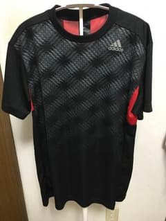 adidas Tシャツのサムネイル