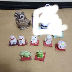 多様な置物コレクションのサムネイル