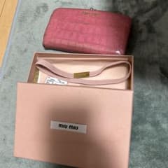 miu miu クロコ型押し 二つ折り財布 ピンクのサムネイル
