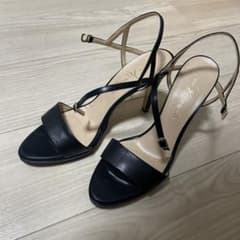 【美品】GINZA kanematsu ヒールサンダルのサムネイル