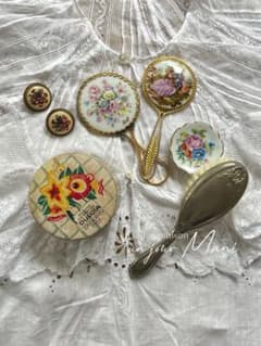 ◆フランスアンティーク｜メイク道具6点、ヘアブラシ、リモージュ、手鏡、イヤリング ◇フランスアンティーク｜メイク道具6点、ヘアブラシ、リモージュ