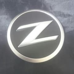 日産エンブレム Zのサムネイル