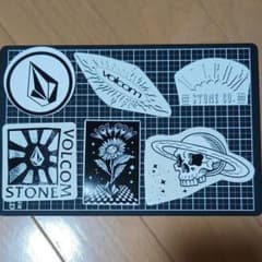 VOLCOM ステッカー　10枚セットのサムネイル