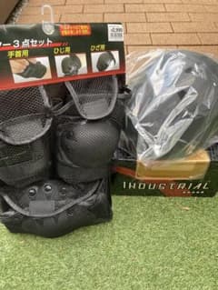 【新品未使用】INDUSTRIAL ヘルメット プロテクター 7点セットのサムネイル