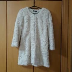 値下げしました！rienda　ノーカラー　ファーコートのサムネイル