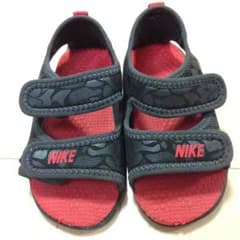 ☆SUMMER☆さん専用12センチ NIKEサンダルのサムネイル