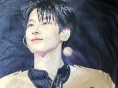 SEVENTEEN セブチ ウォヌ ブランケットのサムネイル