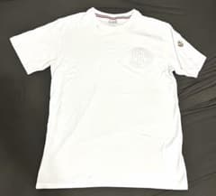 【新品】MONCLER 立体ビッグロゴ Tシャツ XL ホワイト 袖ワッペン付のサムネイル
