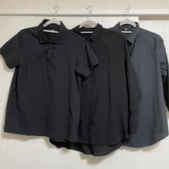 ユニクロ 黒シャツのサムネイル