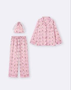 【新品未使用】GU Peanuts スヌーピー 長袖サテンパジャマ　Sサイズのサムネイル