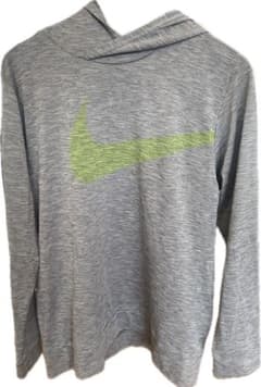 ナイキ　Lサイズ15-160 パーカー　Tシャツのサムネイル