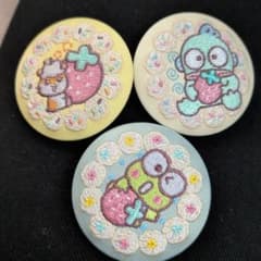 a*i様 サンリオ 刺繍缶バッジ 3種セットのサムネイル