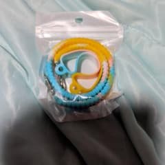 カラフルなシリコン製ストラップとチャームのセット 水筒用のサムネイル