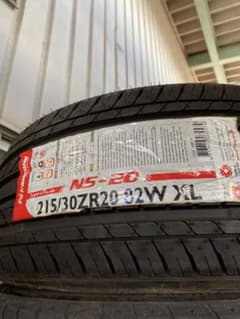 新品未使用タイヤ NANKANG NS-20 サマータイヤ 215/30r20のサムネイル