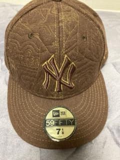 A-70ニューエラ Vintage キルティング風Art総柄刺繍ヤンキースCapのサムネイル
