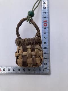胡桃の樹皮　ミニバッグチャームのサムネイル
