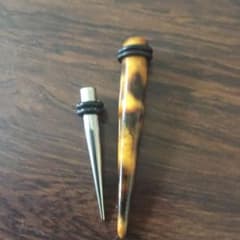ヒョウ柄 ステンレス拡張器 ボディピアスのサムネイル