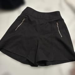 반바지 블랙 지퍼 디자인