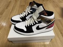 NIKE AIR JORDAN 1 MID SE DM7802-100のサムネイル
