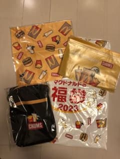 ☆マック福袋2023☆ショルダーバッグ・ジッパーポーチ・クロス3点セットのサムネイル