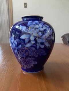 青色と紫色の花柄の花瓶 有田焼 陶芸家 藤井錦彩作】有田焼美術品 染錦プラチナ彩紫陽花絵飾り