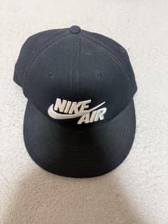 NIKE キャップ ブラック 刺繍ロゴのサムネイル