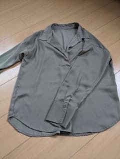 GU　スキッパー ブラウスのサムネイル