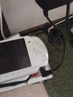 写真6枚目みて！早い者勝ち✌psp 3000 ホワイトプレステーションポータブルのサムネイル