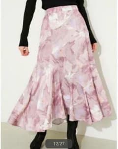 新品未使用【定価8,800】春スカート　リエンダのサムネイル