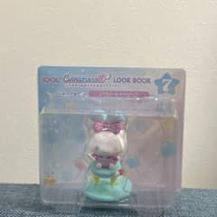 シナモンロール Happyくじ LOOKBOOKメイクアップフィギュアのサムネイル