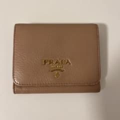 PRADA ベージュ 三つ折り財布のサムネイル