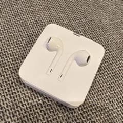 iPhone付属品　Apple純正イヤホンのサムネイル