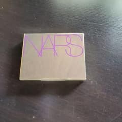 NARS ゴールドダスト　ライトリフレクティングセッティングパウダーのサムネイル