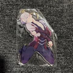 ユーリ!!! on ICE スケーターを縛るイヤホンコードキーホルダー オムニ社 ユーリ!!! on ICE イヤホンコードホルダー ヴィクトル アクキー - メルカリ